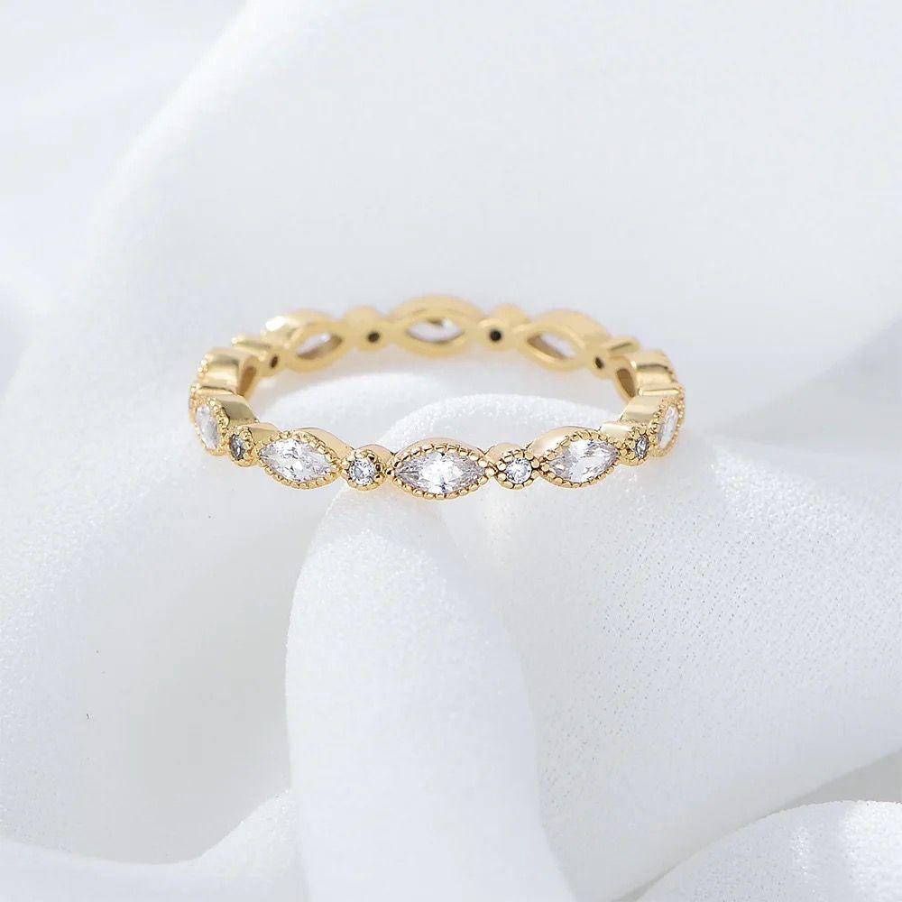 Marquise and round shape ring