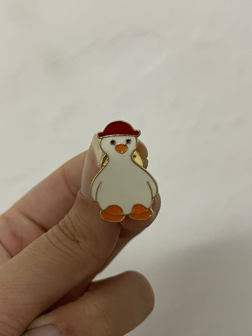 Duck pin