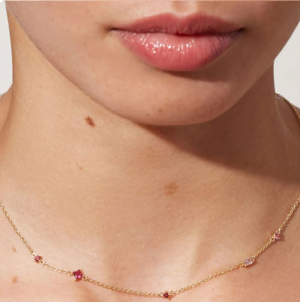 Pink minimalist chocker chain necklace