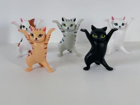 Mini cat figures set