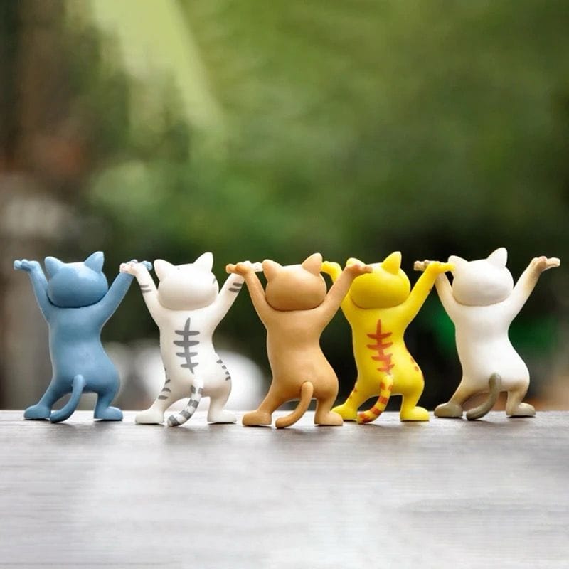 Mini cat figures set