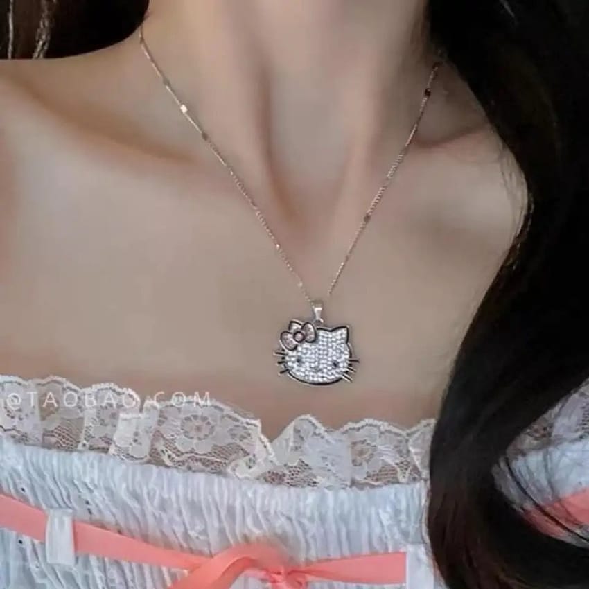 Hello kitty necklace