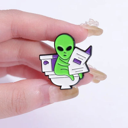 Alien on Toilet Pin